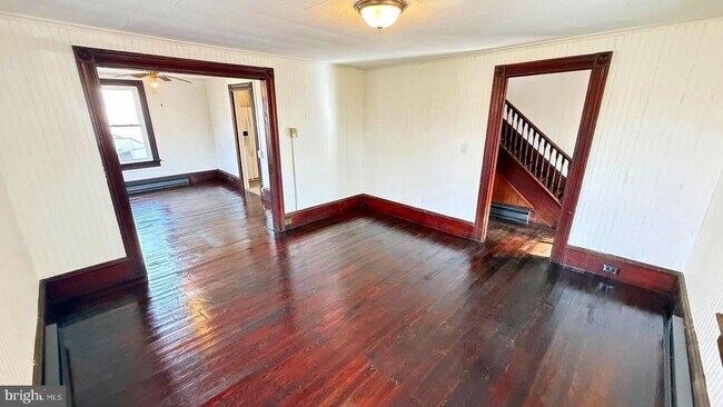 Building Photo - 6 Fern Ave