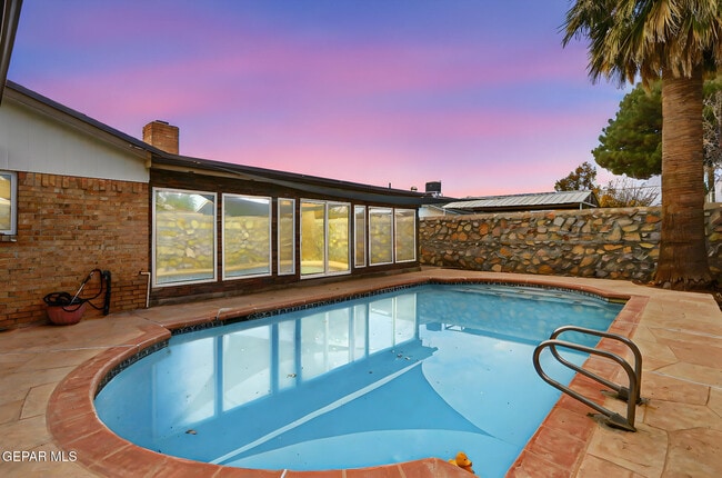 Building Photo - 1732 Russ Randall St