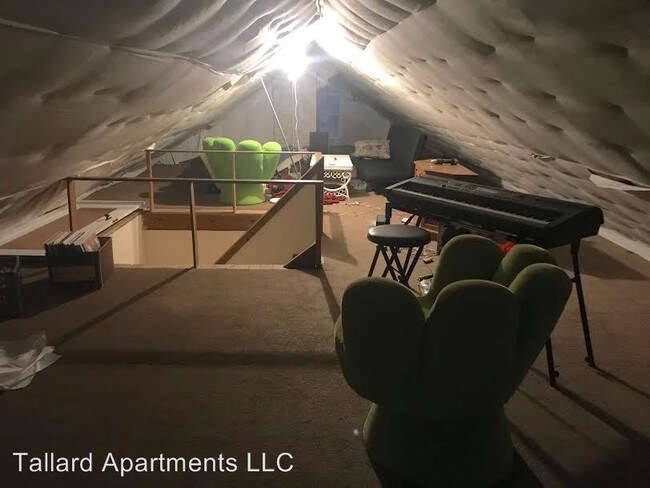 Building Photo - 3 br, 2 bath  - 1930 Birge Terrace