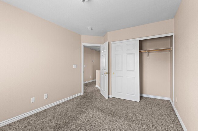 Building Photo - NW!! GATED!! Playground!!!Low maintenance ...