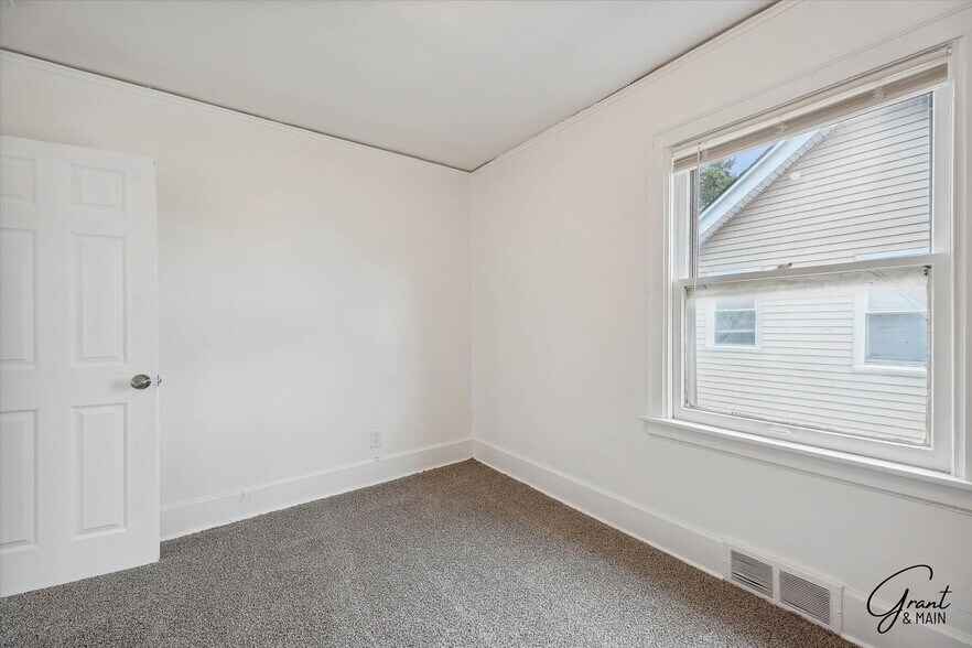 Building Photo - 15356 Washburn St
