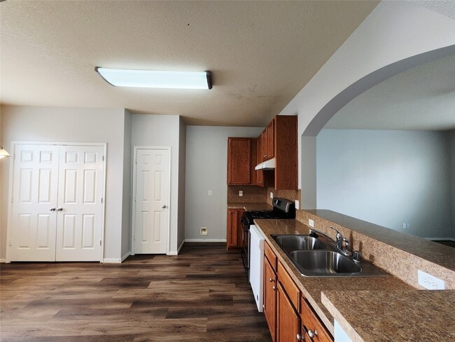 Building Photo - 4075 Mossy Spring Ln