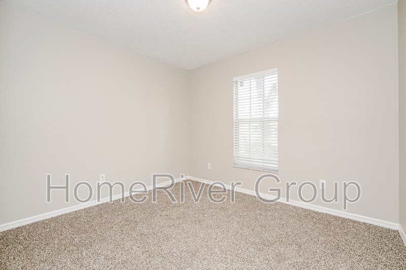 Building Photo - 2941 Umbrella Tree Dr