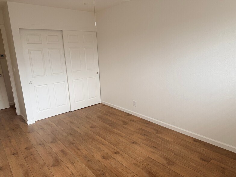 Building Photo - 4371 Hoen Ave