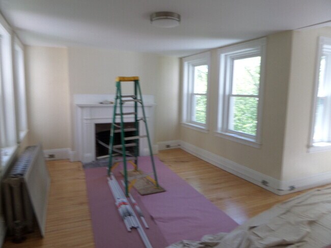 Building Photo - 8 Craigie Cir