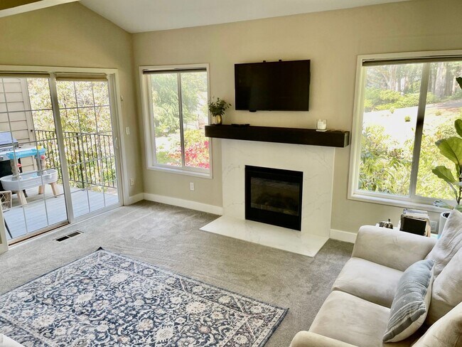 Primary Photo - Beautifully Updated Mt. Park Condo Located...