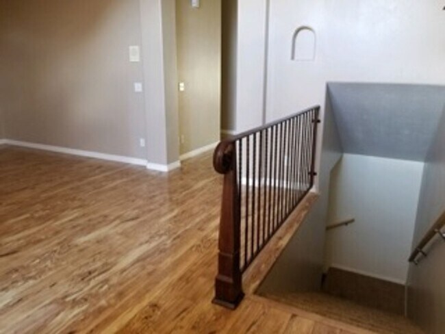 Building Photo - Beautiful Bloomington Hills Home