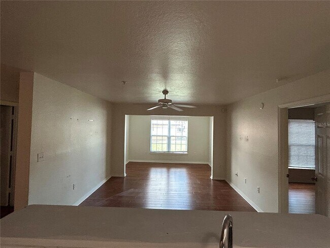 Building Photo - 5455 Vineland Rd