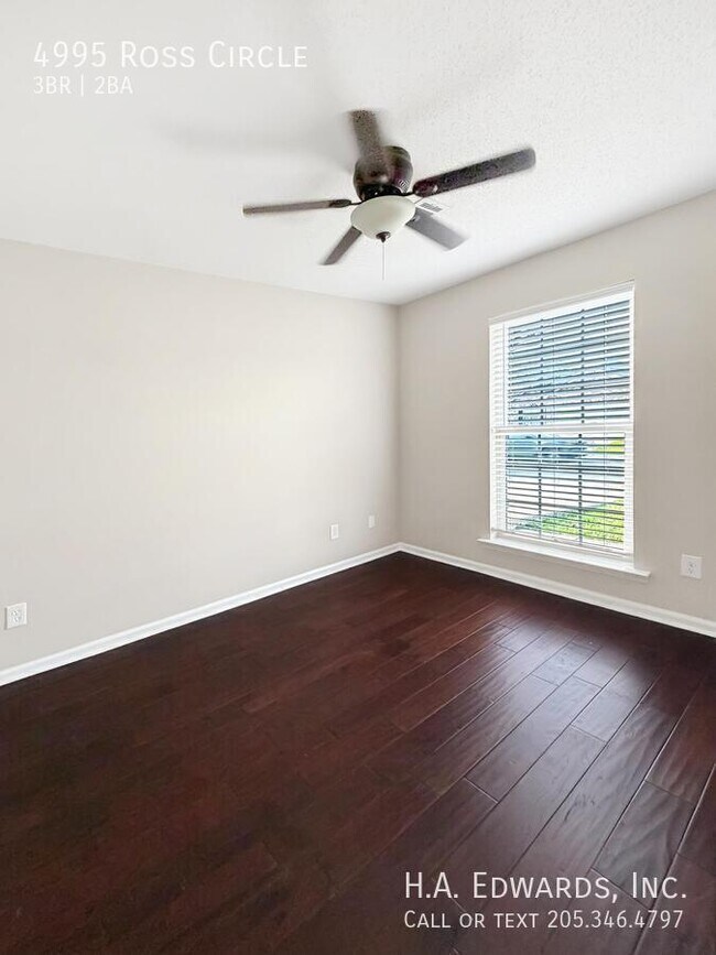 Building Photo - 4995 Ross Cir