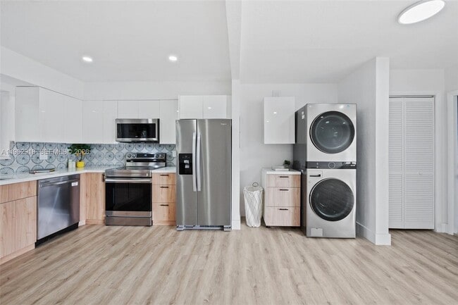 Building Photo - 3317 N Andrews Ave