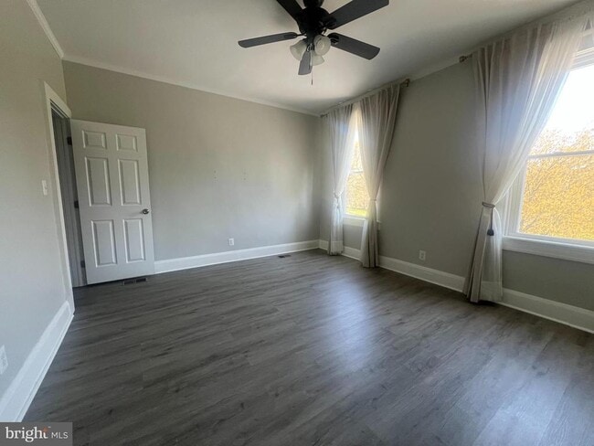 Building Photo - 3031 Shannon Dr