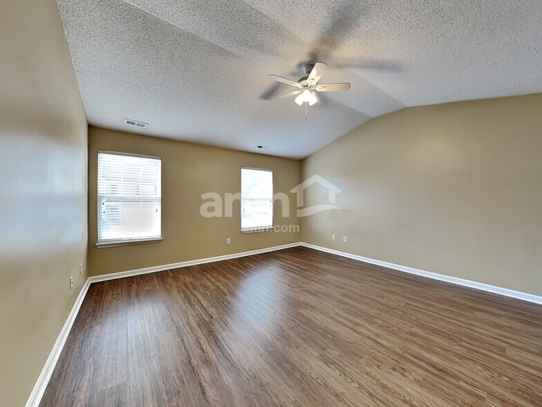 Building Photo - 3527 Rivermist Dr