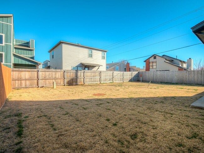 Building Photo - Beautiful New Construction Home in Oklahom...