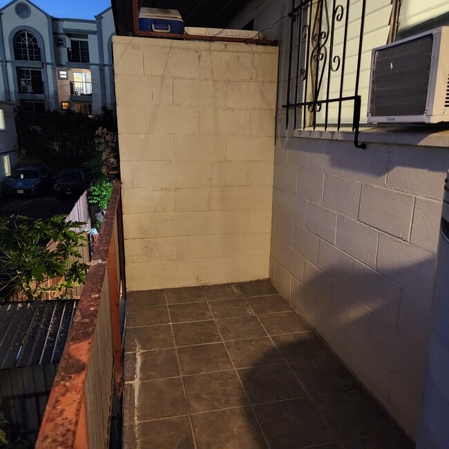 Building Photo - 1426 Ke’eaumoku St