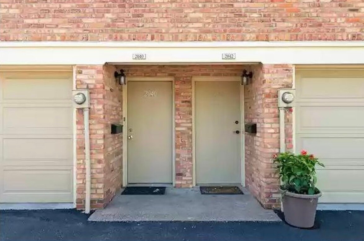 Building Photo - 2042 Louisiana Ave S