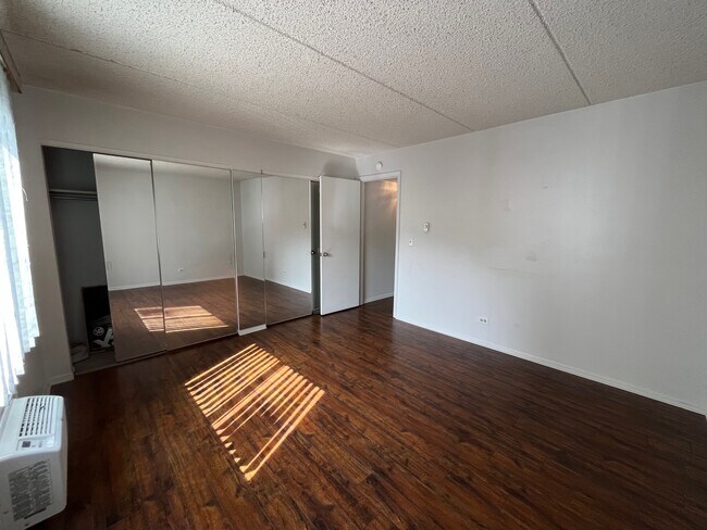 Building Photo - 1030 Dunlop Ave
