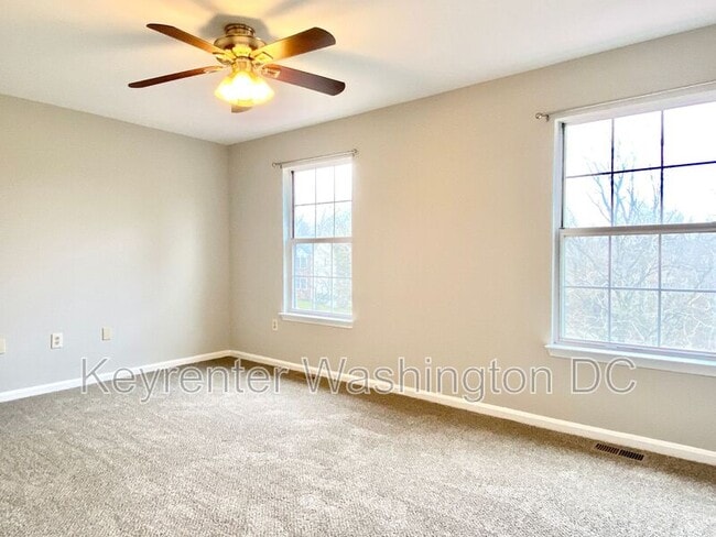 Building Photo - 18231 Fox Chase Cir