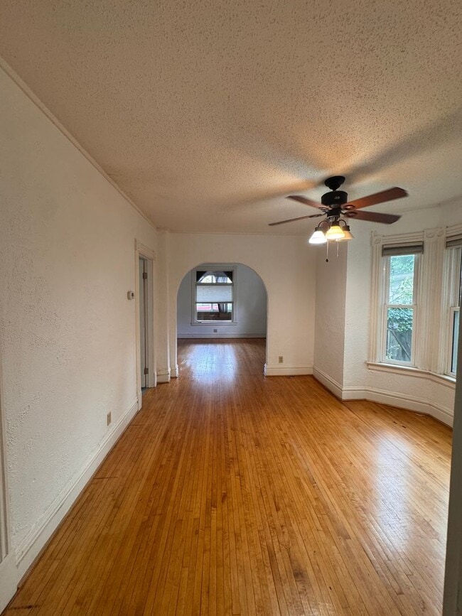 Building Photo - 894 Beech St