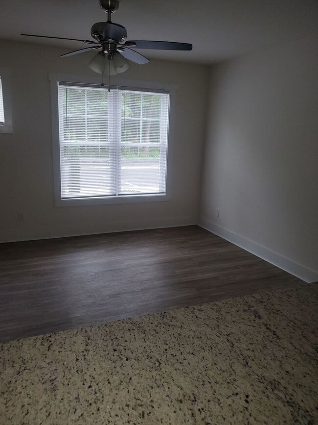 Building Photo - Blackstone-Convenient to Fort Picket and Downtown Blackstone