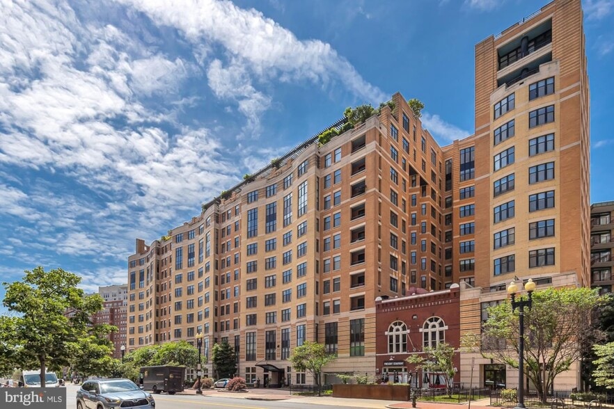 Building Photo - 400 Massachusetts Ave NW