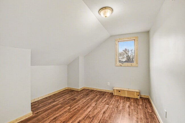 Building Photo - 2 Bedroom Rental Loft With Garage - $1150/Month