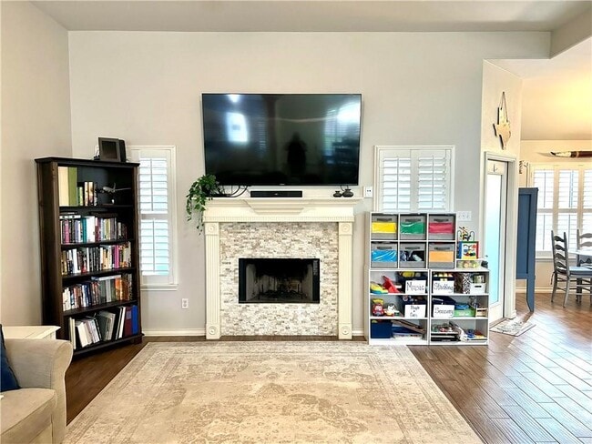 Building Photo - 7005 Vineyard Dr