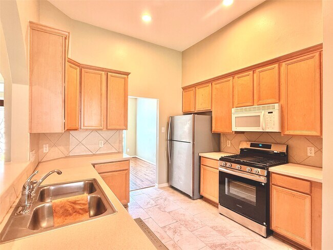 Building Photo - 16518 Wheatmill Ct