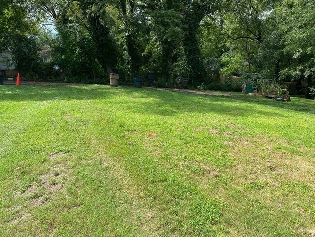 Building Photo - 2/1 Duplex in Greenwood Neighbors of East Nashville!  Pets ok! W/D Included!