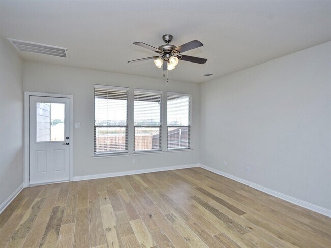 Building Photo - Spacious North Austin Gem: Modern Comfort,...