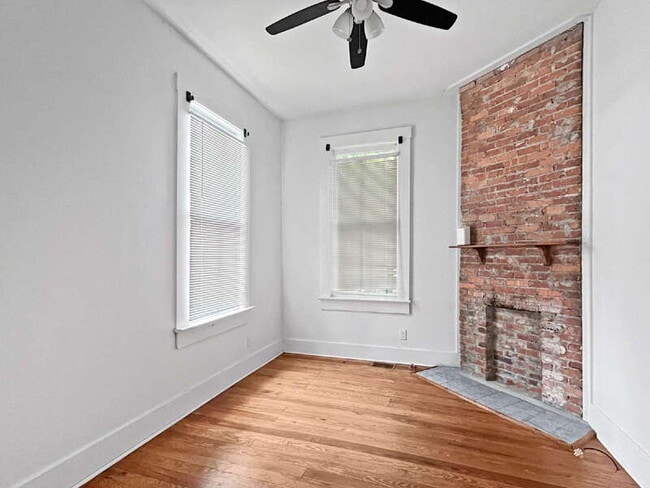 Building Photo - 1012 E Park Ave