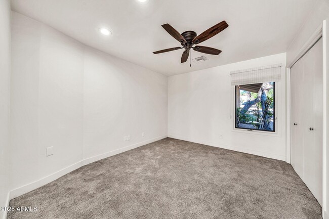 Building Photo - 4531 E Quartz Mountain Rd