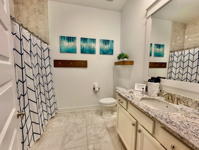 Building Photo - 18 E Milestone Dr