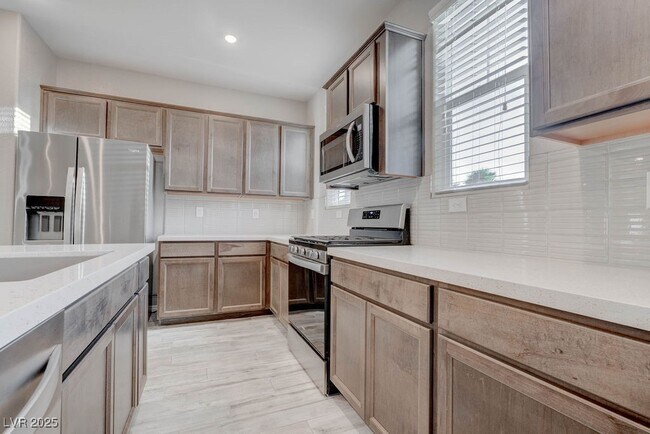 Building Photo - 483 Ylang Pl