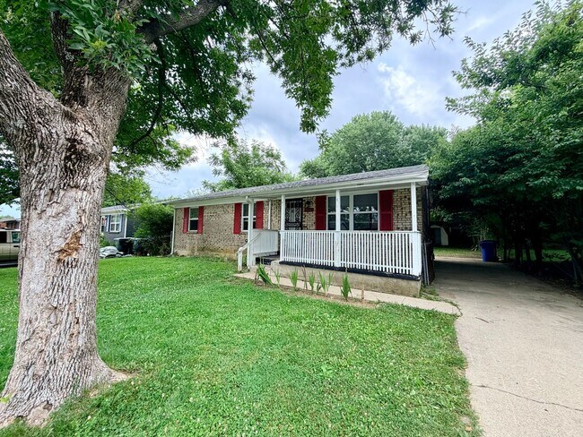 Building Photo - 1838 Balfour Dr