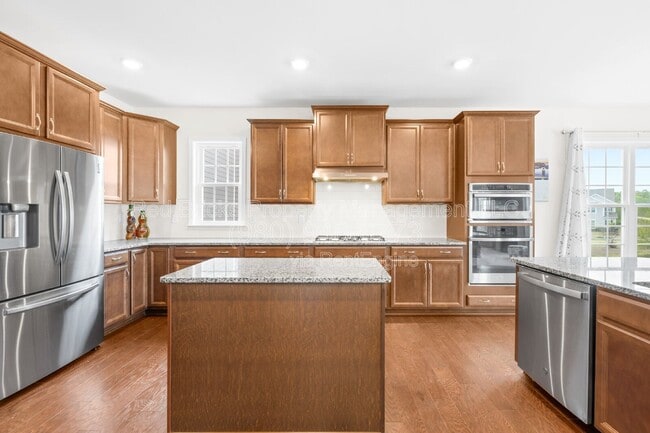 Building Photo - 14917 Baldridge Dr