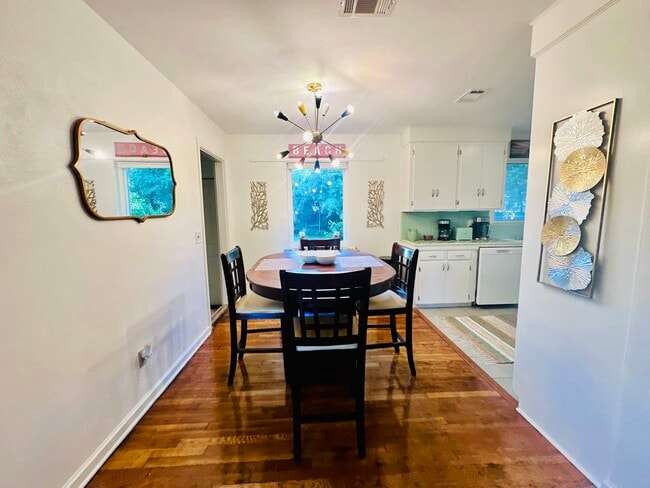 Building Photo - 27 Escalona Ave