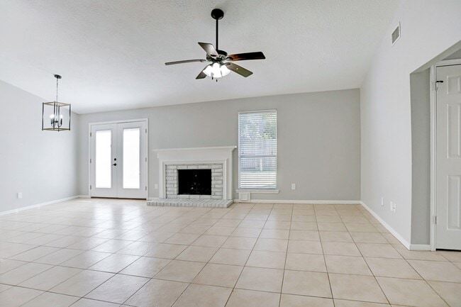 Building Photo - 5106 Spring Cir Dr