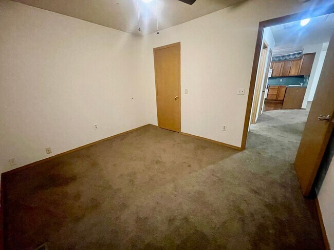 Building Photo - 2719 W Mt Vernon St