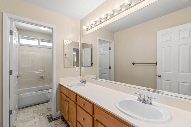 Building Photo - 5220 Peacock Hill Dr