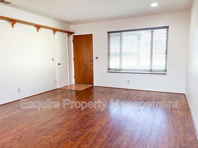 Building Photo - 1016 Sespe Ave
