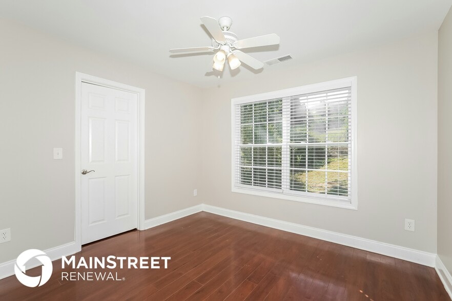 Building Photo - 2207 Clarendon Ct NE