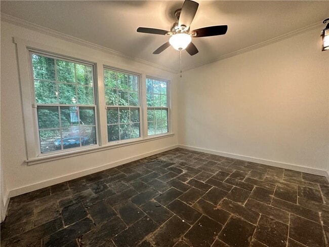 Building Photo - 1231 Woodleigh Rd SW
