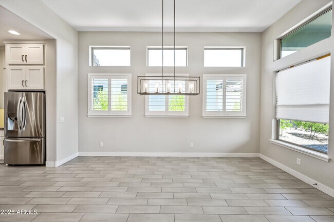 Building Photo - 5193 N 207th Dr