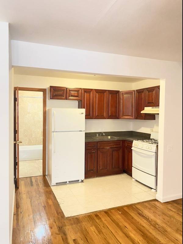 Building Photo - 1547 Bergen St