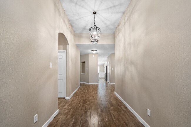 Building Photo - 21146 Terrace Vine Ln