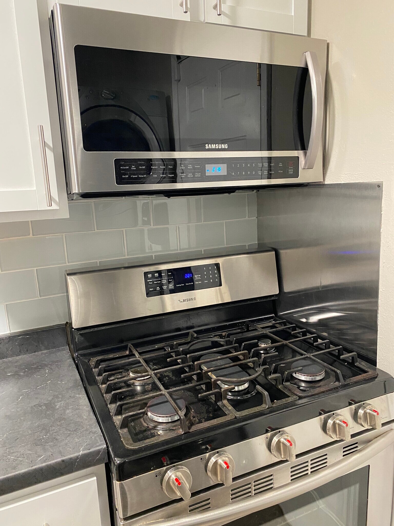 Kitchen Stove & Microwave - 702 Clovis Ave