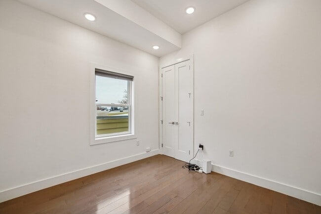 Building Photo - 46 Carlton Ave