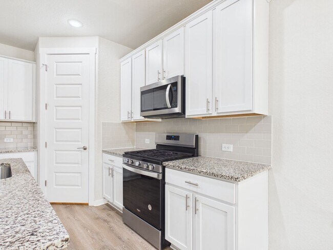 Building Photo - Beautiful Bar W Ranch Home – Hill Country Charm with Modern Comforts