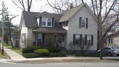 Building Photo - Royal Oak Triplex - Washington