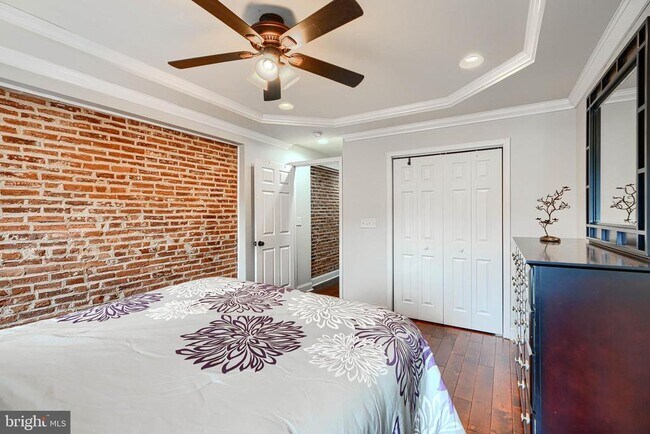 Building Photo - 1730 E Chase St